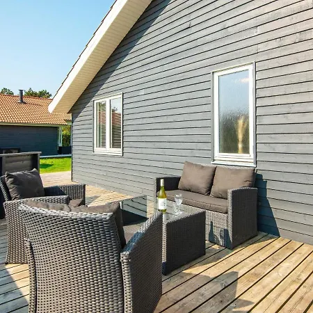 8 Person Holiday In Ulfborg *